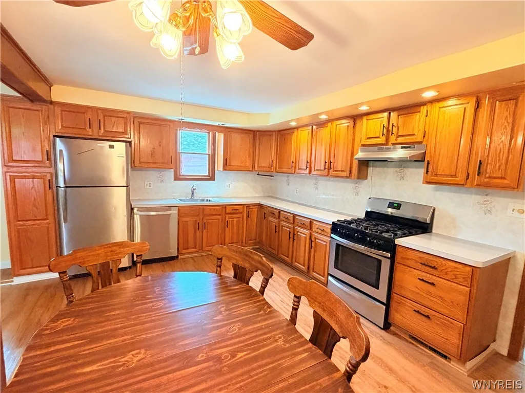 5113 Thurston Avenue, Hamburg, New York 14219, Hamburg, New York 14219, 2 Bedrooms Bedrooms, 5 Rooms Rooms,1 BathroomBathrooms,Residential,For Sale,5113 Thurston Avenue, Hamburg, New York 14219,0,B1697904