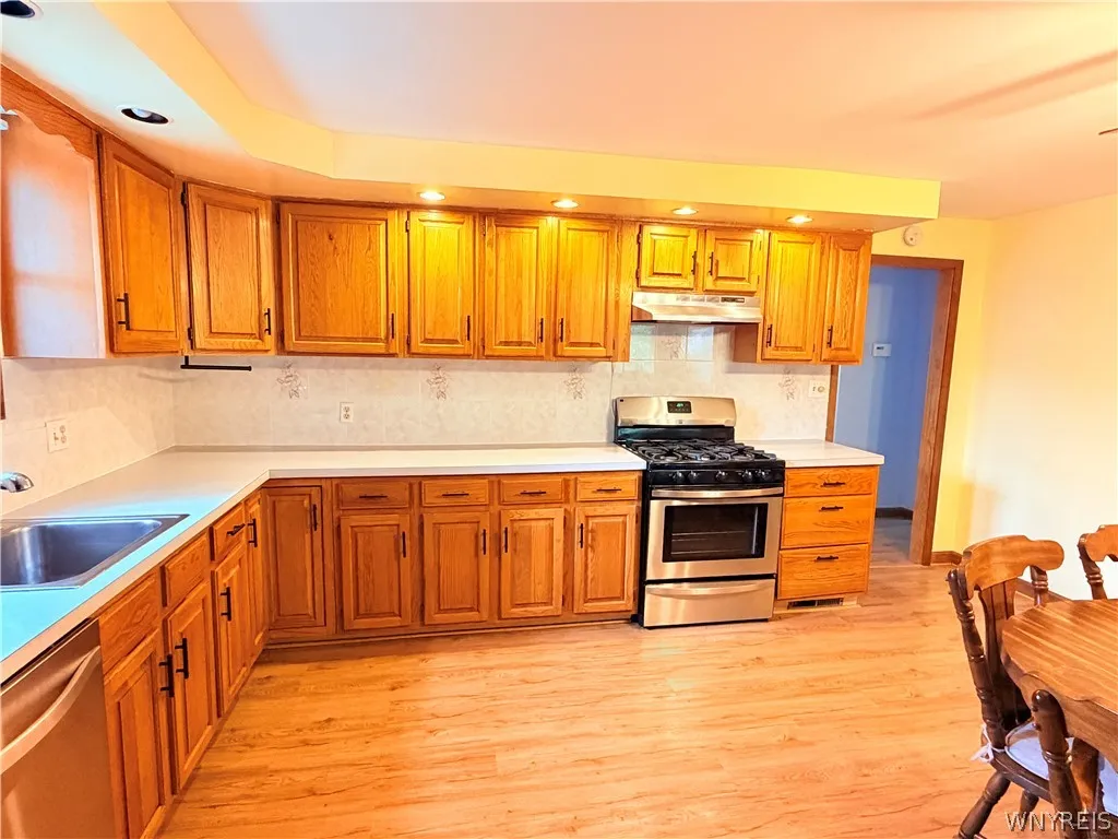5113 Thurston Avenue, Hamburg, New York 14219, Hamburg, New York 14219, 2 Bedrooms Bedrooms, 5 Rooms Rooms,1 BathroomBathrooms,Residential,For Sale,5113 Thurston Avenue, Hamburg, New York 14219,0,B1697904