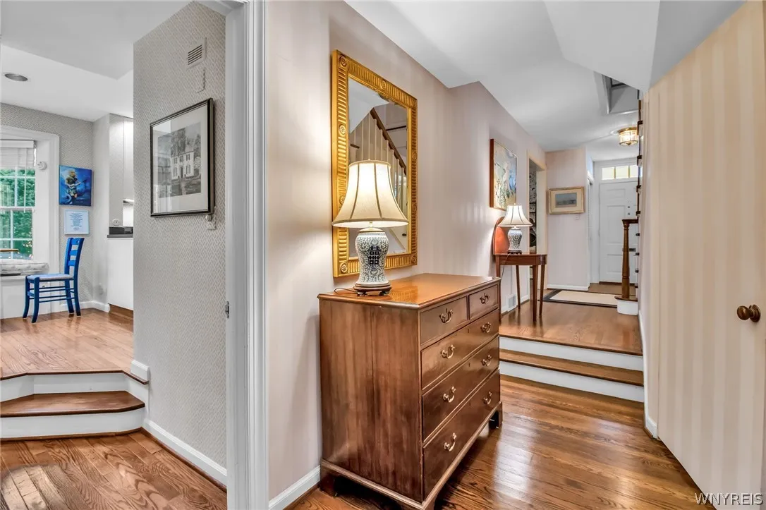 32 Saint Georges, Buffalo, New York 14222, Buffalo, New York 14222, 4 Bedrooms Bedrooms, 8 Rooms Rooms,3 BathroomsBathrooms,Residential,For Sale,32 Saint Georges, Buffalo, New York 14222,0,B1695471
