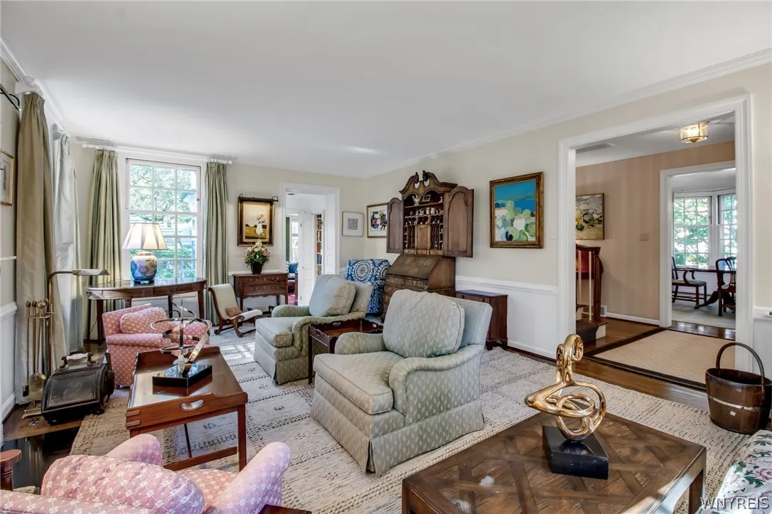 32 Saint Georges, Buffalo, New York 14222, Buffalo, New York 14222, 4 Bedrooms Bedrooms, 8 Rooms Rooms,3 BathroomsBathrooms,Residential,For Sale,32 Saint Georges, Buffalo, New York 14222,0,B1695471