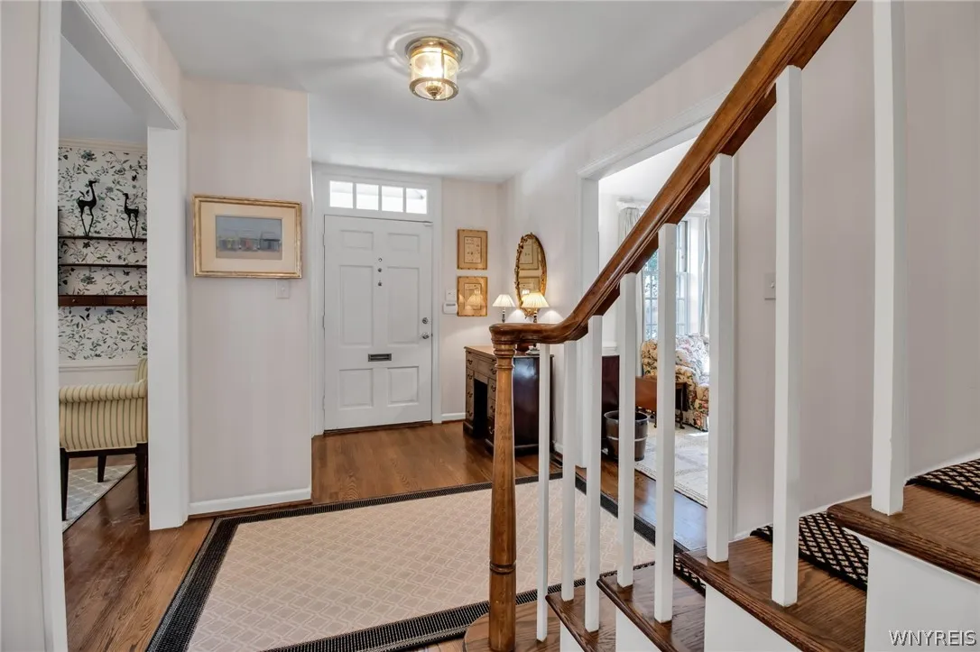 32 Saint Georges, Buffalo, New York 14222, Buffalo, New York 14222, 4 Bedrooms Bedrooms, 8 Rooms Rooms,3 BathroomsBathrooms,Residential,For Sale,32 Saint Georges, Buffalo, New York 14222,0,B1695471