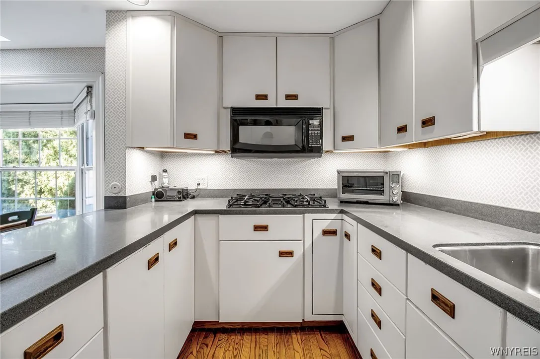 32 Saint Georges, Buffalo, New York 14222, Buffalo, New York 14222, 4 Bedrooms Bedrooms, 8 Rooms Rooms,3 BathroomsBathrooms,Residential,For Sale,32 Saint Georges, Buffalo, New York 14222,0,B1695471
