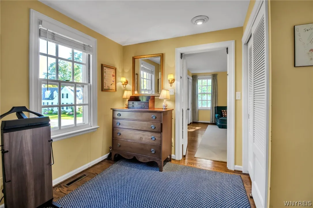 32 Saint Georges, Buffalo, New York 14222, Buffalo, New York 14222, 4 Bedrooms Bedrooms, 8 Rooms Rooms,3 BathroomsBathrooms,Residential,For Sale,32 Saint Georges, Buffalo, New York 14222,0,B1695471