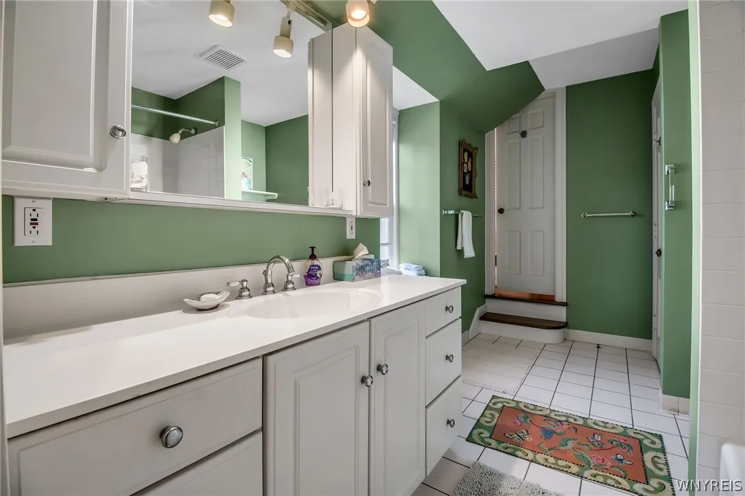 2nd Floor bathroom
