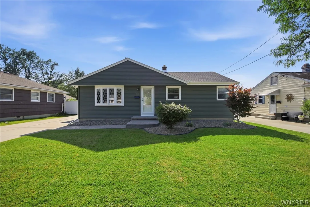 1310 Moll Street, North Tonawanda, New York 14120, North Tonawanda, New York 14120, 3 Bedrooms Bedrooms, 6 Rooms Rooms,1 BathroomBathrooms,Residential,For Sale,1310 Moll Street, North Tonawanda, New York 14120,0,B1696450