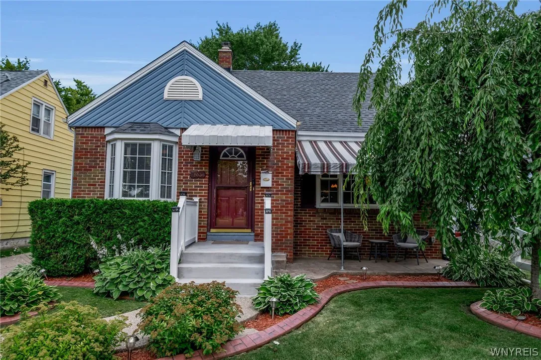 203 Hawthorne Avenue, Tonawanda, New York 14223, Tonawanda, New York 14223, 2 Bedrooms Bedrooms, 6 Rooms Rooms,1 BathroomBathrooms,Residential,For Sale,203 Hawthorne Avenue, Tonawanda, New York 14223,0,B1697766
