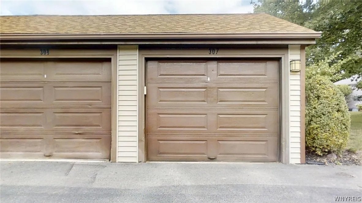 307 Old Meadow Drive, Amherst, New York 14051, Amherst, New York 14051, 2 Bedrooms Bedrooms, 6 Rooms Rooms,2 BathroomsBathrooms,Residential,For Sale,307 Old Meadow Drive, Amherst, New York 14051,0,B1697534