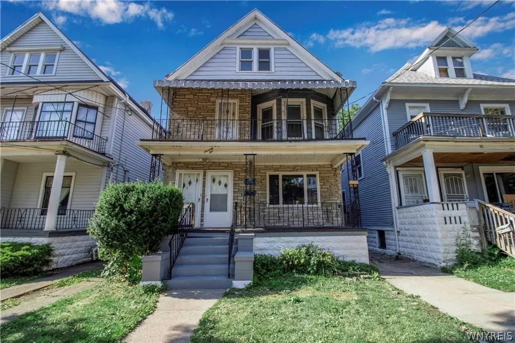 72 Remoleno Street, Buffalo, New York 14220, Buffalo, New York 14220, 6 Bedrooms Bedrooms, ,2 BathroomsBathrooms,Residential,For Sale,72 Remoleno Street, Buffalo, New York 14220,0,B1697686