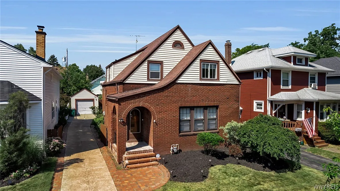 70 Radcliffe Road, Buffalo, New York 14214, Buffalo, New York 14214, 3 Bedrooms Bedrooms, 6 Rooms Rooms,1 BathroomBathrooms,Residential,For Sale,70 Radcliffe Road, Buffalo, New York 14214,0,B1697826