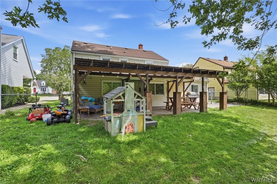1472 Wehrle Drive, Amherst, New York 14221, Amherst, New York 14221, 3 Bedrooms Bedrooms, 7 Rooms Rooms,1 BathroomBathrooms,Residential,For Sale,1472 Wehrle Drive, Amherst, New York 14221,0,B1698107
