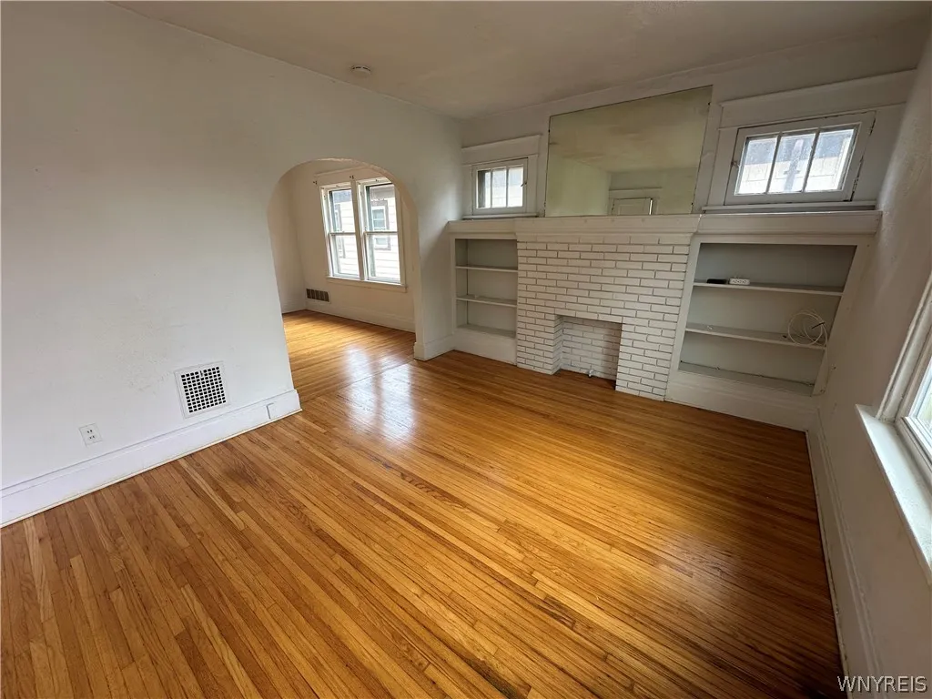 394 Taunton Place 2, Buffalo, New York 14216, Buffalo, New York 14216, 3 Bedrooms Bedrooms, 5 Rooms Rooms,1 BathroomBathrooms,Residential Lease,For Rent,394 Taunton Place 2, Buffalo, New York 14216,0,B1698203