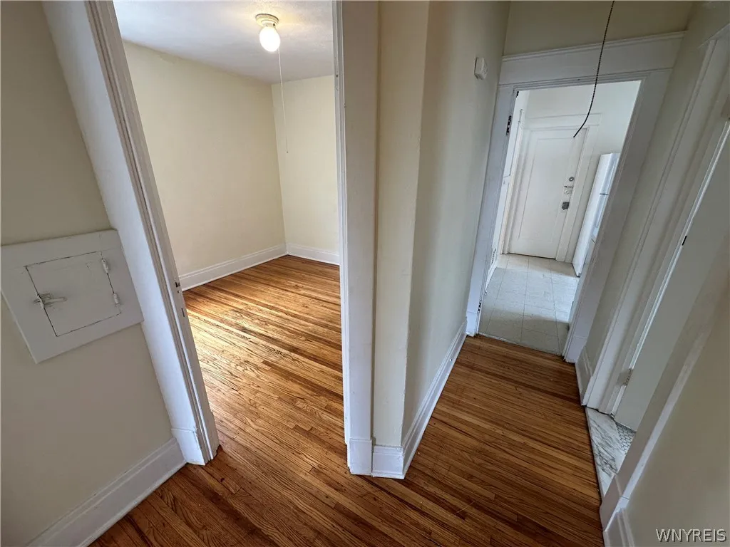 394 Taunton Place 2, Buffalo, New York 14216, Buffalo, New York 14216, 3 Bedrooms Bedrooms, 5 Rooms Rooms,1 BathroomBathrooms,Residential Lease,For Rent,394 Taunton Place 2, Buffalo, New York 14216,0,B1698203