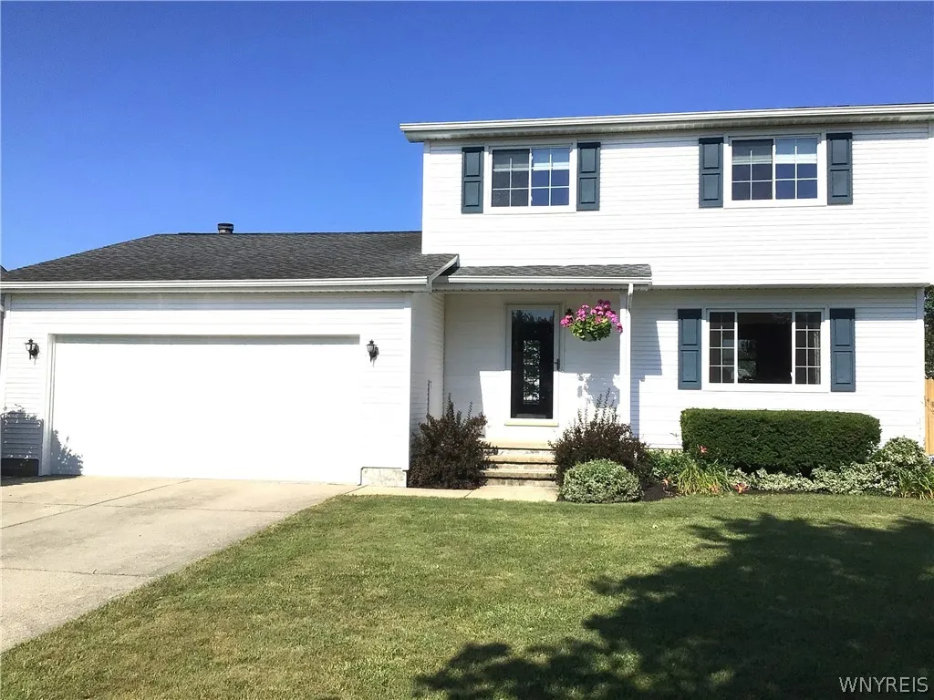 6377 Mayflower Lane, Hamburg, New York 14085, Hamburg, New York 14085, 3 Bedrooms Bedrooms, 7 Rooms Rooms,1 BathroomBathrooms,Residential,For Sale,6377 Mayflower Lane, Hamburg, New York 14085,0,B1698102