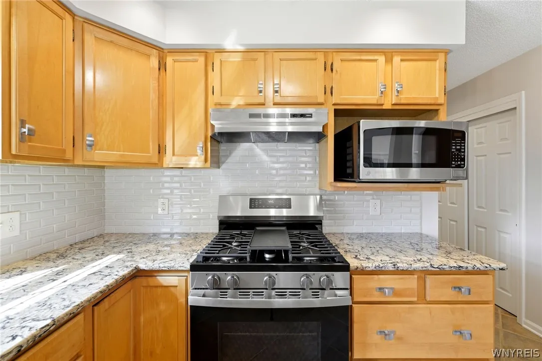 2850 Amsdell Road 21, Hamburg, New York 14075, Hamburg, New York 14075, 3 Bedrooms Bedrooms, 6 Rooms Rooms,2 BathroomsBathrooms,Residential,For Sale,2850 Amsdell Road 21, Hamburg, New York 14075,0,B1697747