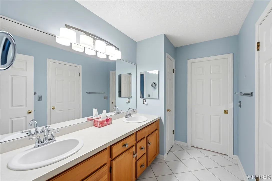 en Suite bath