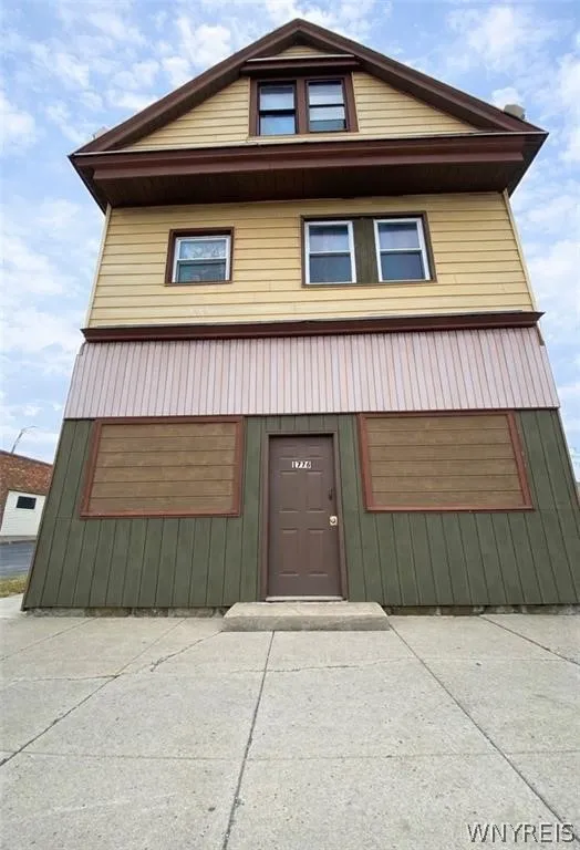 1776 Clinton Street, Buffalo, New York 14206, Buffalo, New York 14206, 8 Bedrooms Bedrooms, ,3 BathroomsBathrooms,Residential,For Sale,1776 Clinton Street, Buffalo, New York 14206,0,B1698185