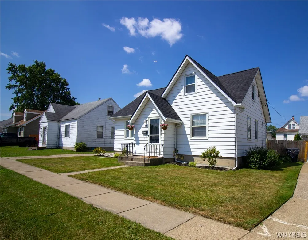 19 Avery Avenue, Lackawanna, New York 14218, Lackawanna, New York 14218, 3 Bedrooms Bedrooms, 6 Rooms Rooms,1 BathroomBathrooms,Residential,For Sale,19 Avery Avenue, Lackawanna, New York 14218,0,B1698125