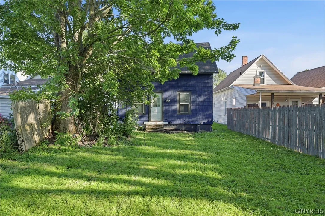 78 Elm Street, Tonawanda, New York 14150, Tonawanda, New York 14150, 4 Bedrooms Bedrooms, 10 Rooms Rooms,2 BathroomsBathrooms,Residential,For Sale,78 Elm Street, Tonawanda, New York 14150,0,B1696890
