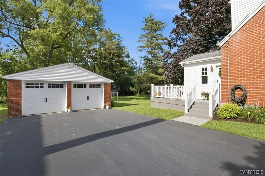 5370 Seneca Street, West Seneca, New York 14224, West Seneca, New York 14224, 4 Bedrooms Bedrooms, 7 Rooms Rooms,2 BathroomsBathrooms,Residential,For Sale,5370 Seneca Street, West Seneca, New York 14224,0,B1697689