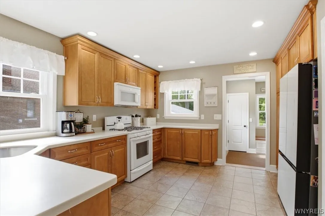 5370 Seneca Street, West Seneca, New York 14224, West Seneca, New York 14224, 4 Bedrooms Bedrooms, 7 Rooms Rooms,2 BathroomsBathrooms,Residential,For Sale,5370 Seneca Street, West Seneca, New York 14224,0,B1697689