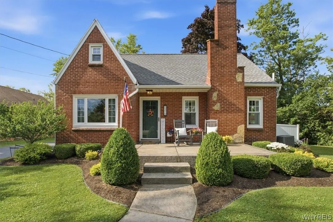 5370 Seneca Street, West Seneca, New York 14224, West Seneca, New York 14224, 4 Bedrooms Bedrooms, 7 Rooms Rooms,2 BathroomsBathrooms,Residential,For Sale,5370 Seneca Street, West Seneca, New York 14224,0,B1697689