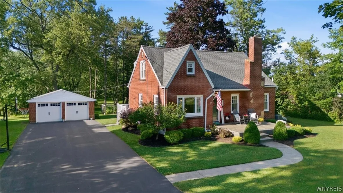 5370 Seneca Street, West Seneca, New York 14224, West Seneca, New York 14224, 4 Bedrooms Bedrooms, 7 Rooms Rooms,2 BathroomsBathrooms,Residential,For Sale,5370 Seneca Street, West Seneca, New York 14224,0,B1697689