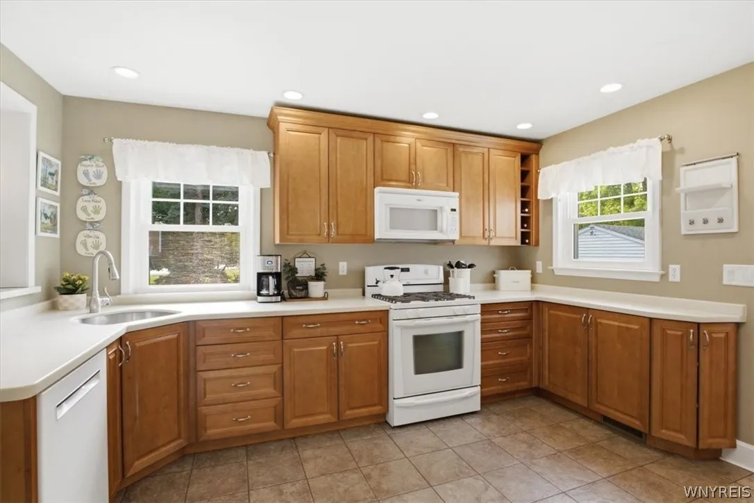 5370 Seneca Street, West Seneca, New York 14224, West Seneca, New York 14224, 4 Bedrooms Bedrooms, 7 Rooms Rooms,2 BathroomsBathrooms,Residential,For Sale,5370 Seneca Street, West Seneca, New York 14224,0,B1697689
