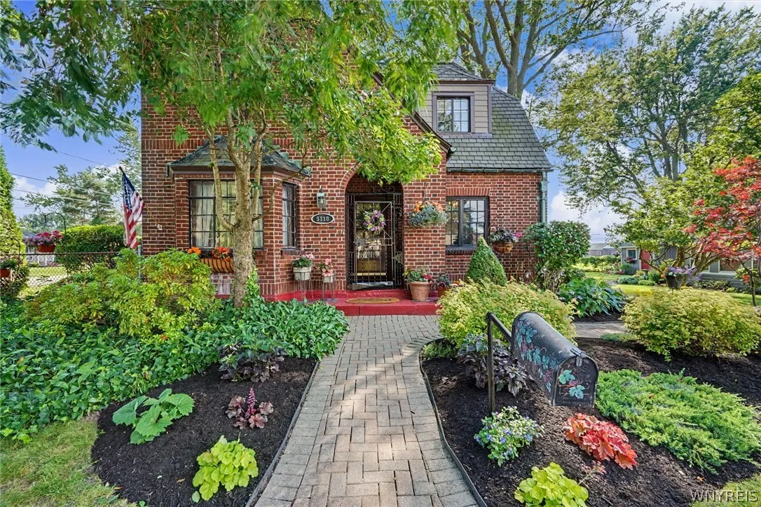 5118 Orchard Avenue, Hamburg, New York 14075, Hamburg, New York 14075, 3 Bedrooms Bedrooms, 7 Rooms Rooms,2 BathroomsBathrooms,Residential,For Sale,5118 Orchard Avenue, Hamburg, New York 14075,0,B1698218