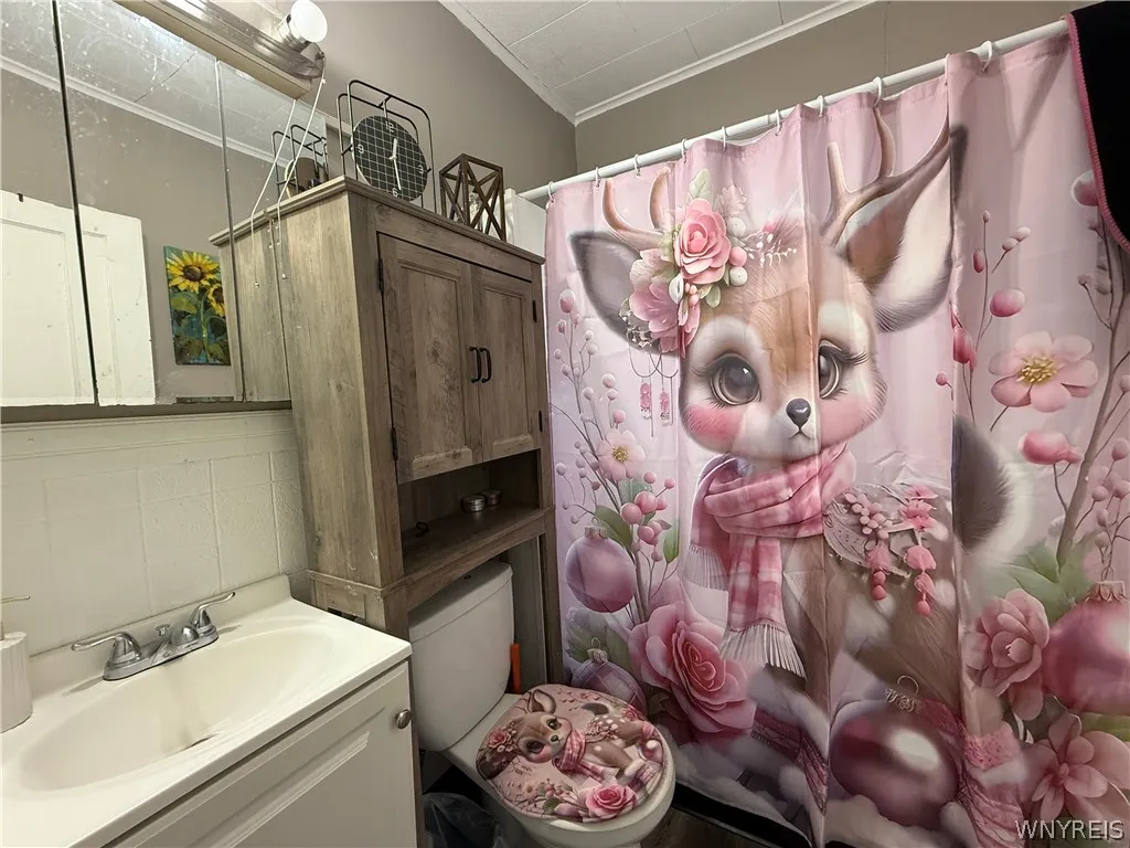 88 Newfield Street, Buffalo, New York 14207, Buffalo, New York 14207, 4 Bedrooms Bedrooms, 6 Rooms Rooms,1 BathroomBathrooms,Residential,For Sale,88 Newfield Street, Buffalo, New York 14207,0,B1696413