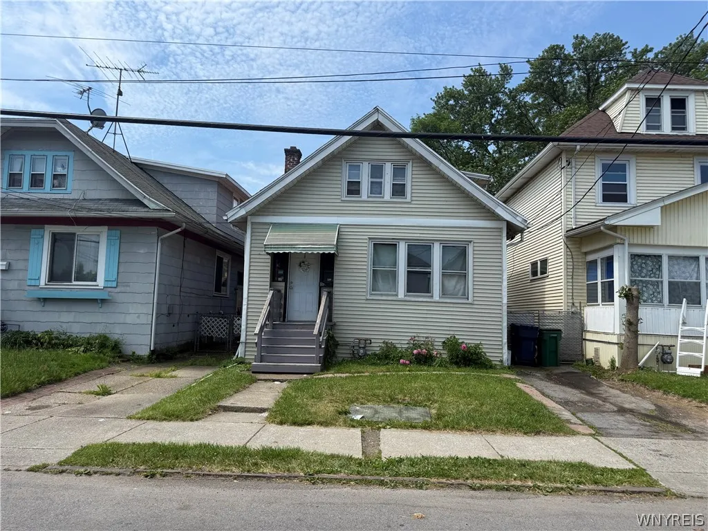 88 Newfield Street, Buffalo, New York 14207, Buffalo, New York 14207, 4 Bedrooms Bedrooms, 6 Rooms Rooms,1 BathroomBathrooms,Residential,For Sale,88 Newfield Street, Buffalo, New York 14207,0,B1696413
