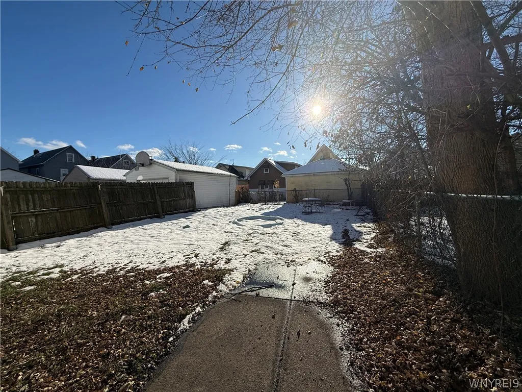 88 Newfield Street, Buffalo, New York 14207, Buffalo, New York 14207, 4 Bedrooms Bedrooms, 6 Rooms Rooms,1 BathroomBathrooms,Residential,For Sale,88 Newfield Street, Buffalo, New York 14207,0,B1696413