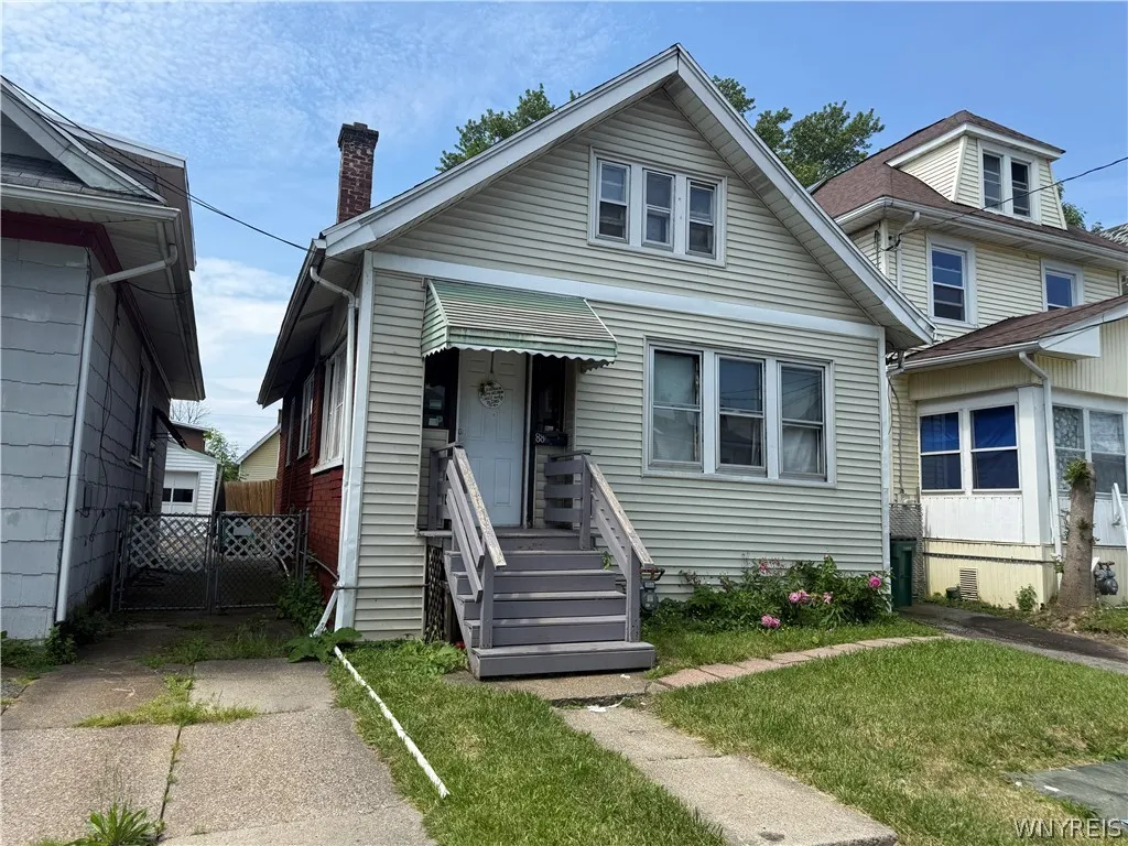 88 Newfield Street, Buffalo, New York 14207, Buffalo, New York 14207, 4 Bedrooms Bedrooms, 6 Rooms Rooms,1 BathroomBathrooms,Residential,For Sale,88 Newfield Street, Buffalo, New York 14207,0,B1696413