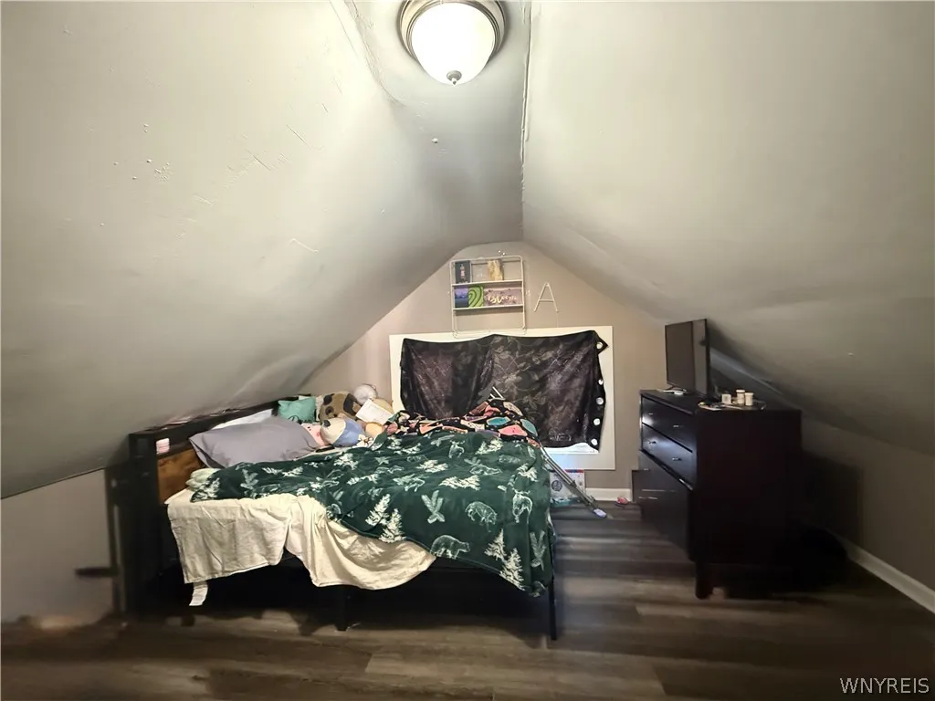 88 Newfield Street, Buffalo, New York 14207, Buffalo, New York 14207, 4 Bedrooms Bedrooms, 6 Rooms Rooms,1 BathroomBathrooms,Residential,For Sale,88 Newfield Street, Buffalo, New York 14207,0,B1696413