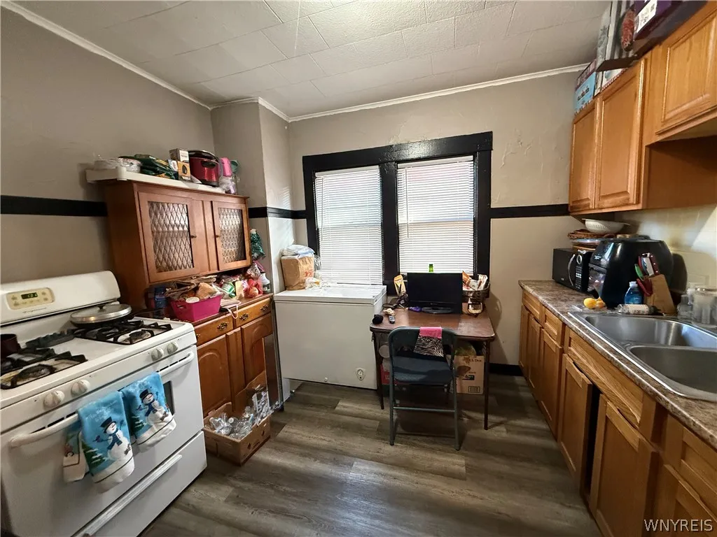 88 Newfield Street, Buffalo, New York 14207, Buffalo, New York 14207, 4 Bedrooms Bedrooms, 6 Rooms Rooms,1 BathroomBathrooms,Residential,For Sale,88 Newfield Street, Buffalo, New York 14207,0,B1696413