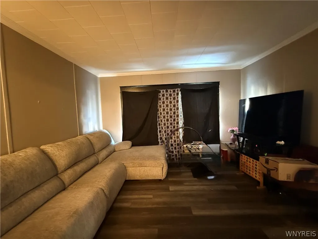 88 Newfield Street, Buffalo, New York 14207, Buffalo, New York 14207, 4 Bedrooms Bedrooms, 6 Rooms Rooms,1 BathroomBathrooms,Residential,For Sale,88 Newfield Street, Buffalo, New York 14207,0,B1696413