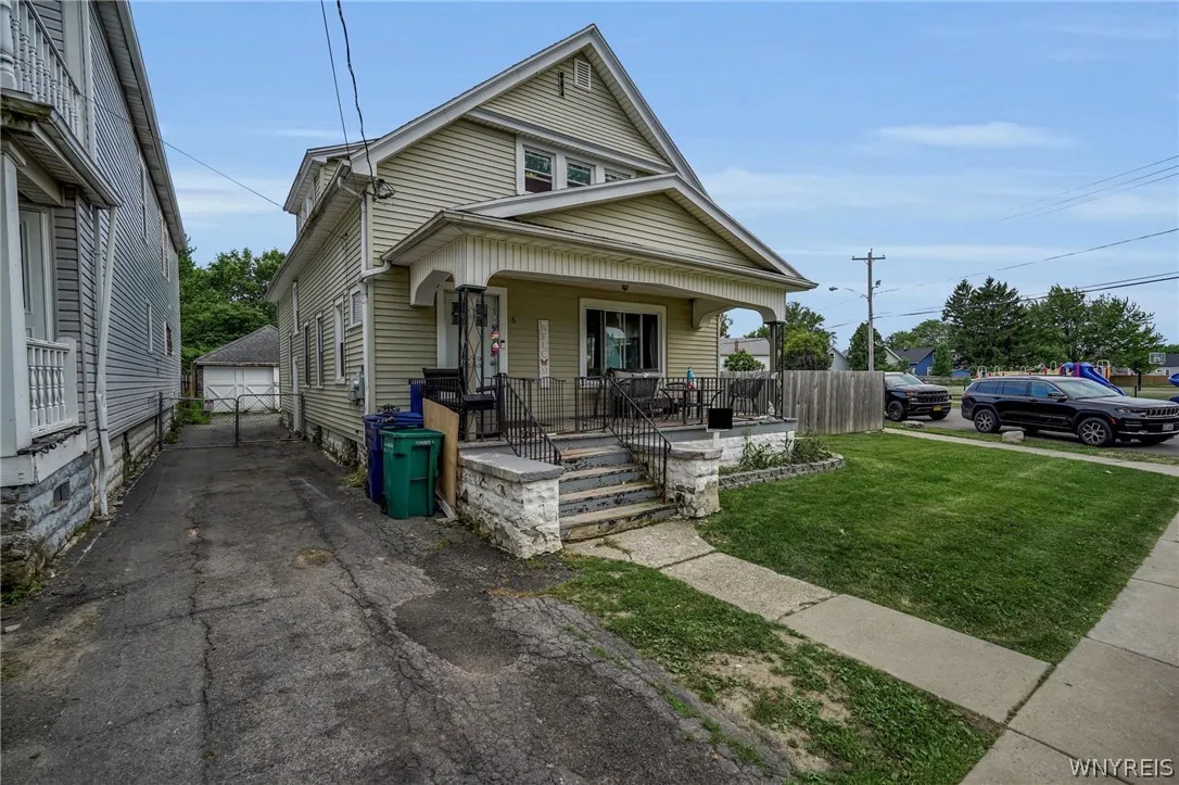 5 Macamley Street, Buffalo, New York 14220, Buffalo, New York 14220, 6 Bedrooms Bedrooms, 7 Rooms Rooms,2 BathroomsBathrooms,Residential,For Sale,5 Macamley Street, Buffalo, New York 14220,0,B1698146