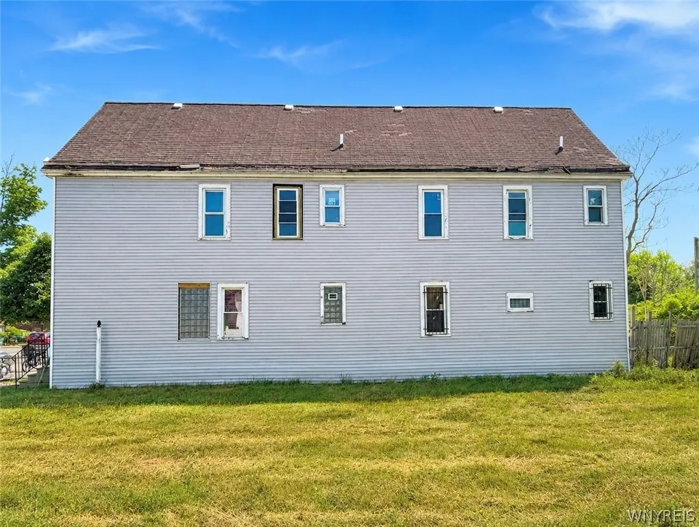 88 Miller Avenue, Buffalo, New York 14212, Buffalo, New York 14212, 8 Bedrooms Bedrooms, ,4 BathroomsBathrooms,Residential,For Sale,88 Miller Avenue, Buffalo, New York 14212,0,B1697917