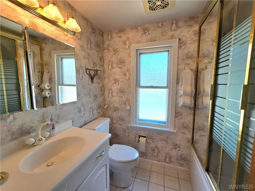 36 Dellwood Road, Amherst, New York 14226, Amherst, New York 14226, 7 Bedrooms Bedrooms, ,3 BathroomsBathrooms,Residential,For Sale,36 Dellwood Road, Amherst, New York 14226,0,B1698038