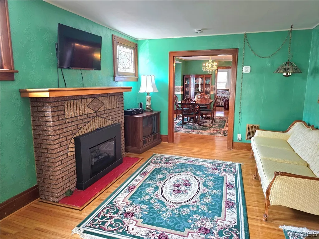 36 Dellwood Road, Amherst, New York 14226, Amherst, New York 14226, 7 Bedrooms Bedrooms, ,3 BathroomsBathrooms,Residential,For Sale,36 Dellwood Road, Amherst, New York 14226,0,B1698038
