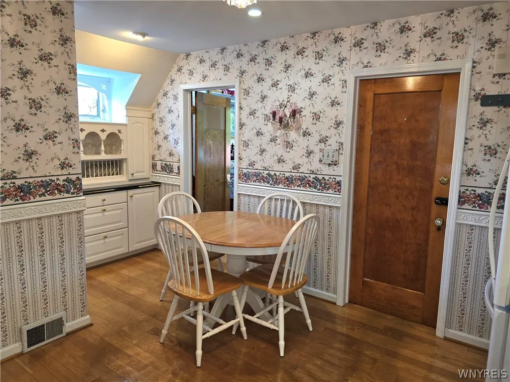 36 Dellwood Road, Amherst, New York 14226, Amherst, New York 14226, 7 Bedrooms Bedrooms, ,3 BathroomsBathrooms,Residential,For Sale,36 Dellwood Road, Amherst, New York 14226,0,B1698038