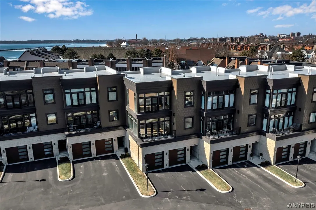 272 Lakefront Boulevard, Buffalo, New York 14202, Buffalo, New York 14202, 3 Bedrooms Bedrooms, 7 Rooms Rooms,3 BathroomsBathrooms,Residential,For Sale,272 Lakefront Boulevard, Buffalo, New York 14202,0,B1698258