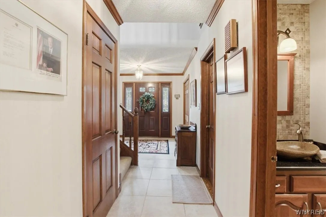 34 Birdsong Circle, Amherst, New York 14051, Amherst, New York 14051, 4 Bedrooms Bedrooms, 9 Rooms Rooms,2 BathroomsBathrooms,Residential,For Sale,34 Birdsong Circle, Amherst, New York 14051,0,B1698041