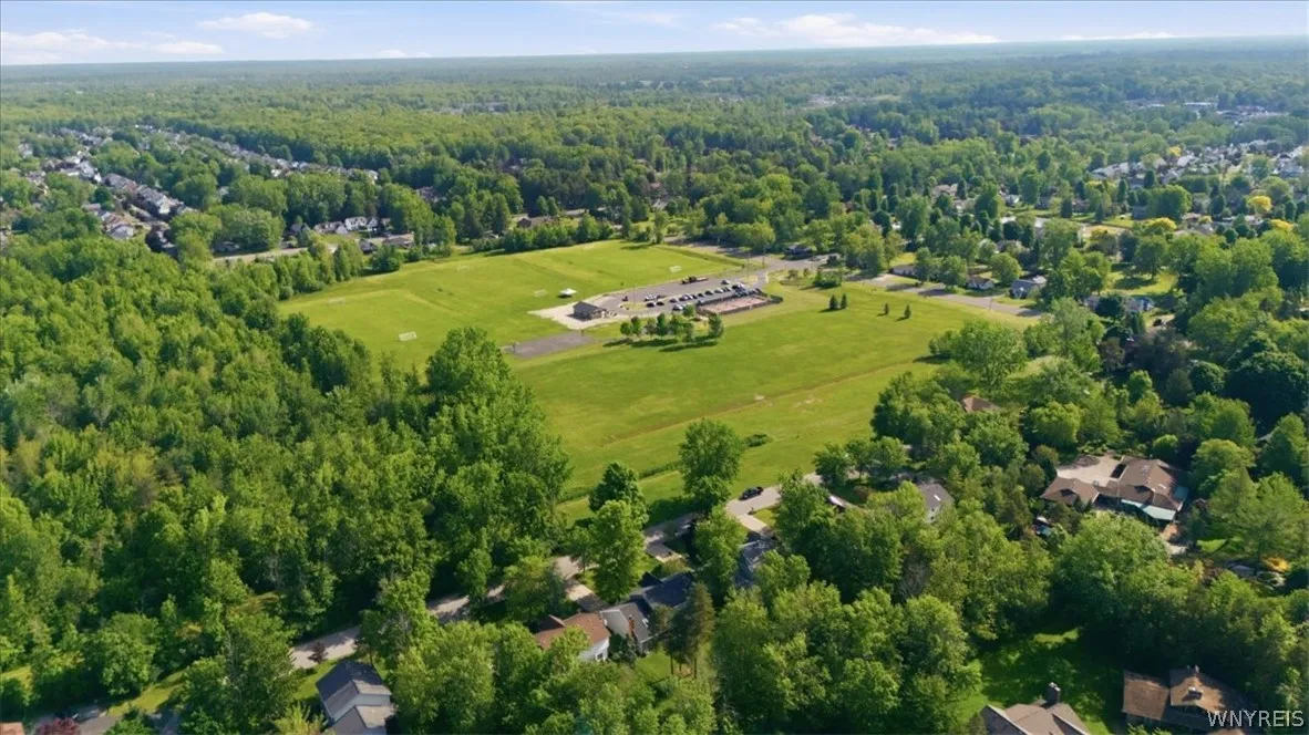 34 Birdsong Circle, Amherst, New York 14051, Amherst, New York 14051, 4 Bedrooms Bedrooms, 9 Rooms Rooms,2 BathroomsBathrooms,Residential,For Sale,34 Birdsong Circle, Amherst, New York 14051,0,B1698041