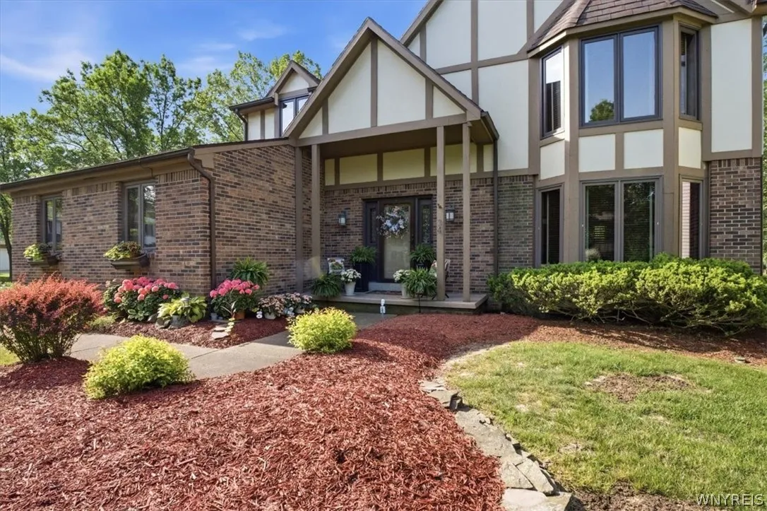 34 Birdsong Circle, Amherst, New York 14051, Amherst, New York 14051, 4 Bedrooms Bedrooms, 9 Rooms Rooms,2 BathroomsBathrooms,Residential,For Sale,34 Birdsong Circle, Amherst, New York 14051,0,B1698041