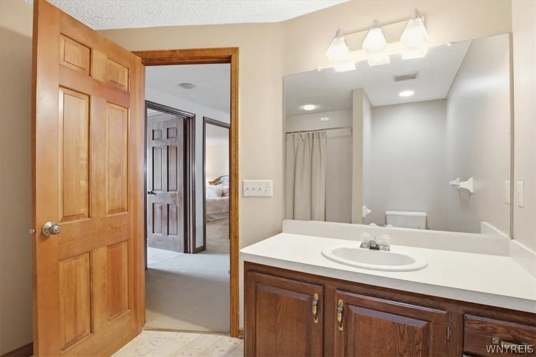 34 Birdsong Circle, Amherst, New York 14051, Amherst, New York 14051, 4 Bedrooms Bedrooms, 9 Rooms Rooms,2 BathroomsBathrooms,Residential,For Sale,34 Birdsong Circle, Amherst, New York 14051,0,B1698041
