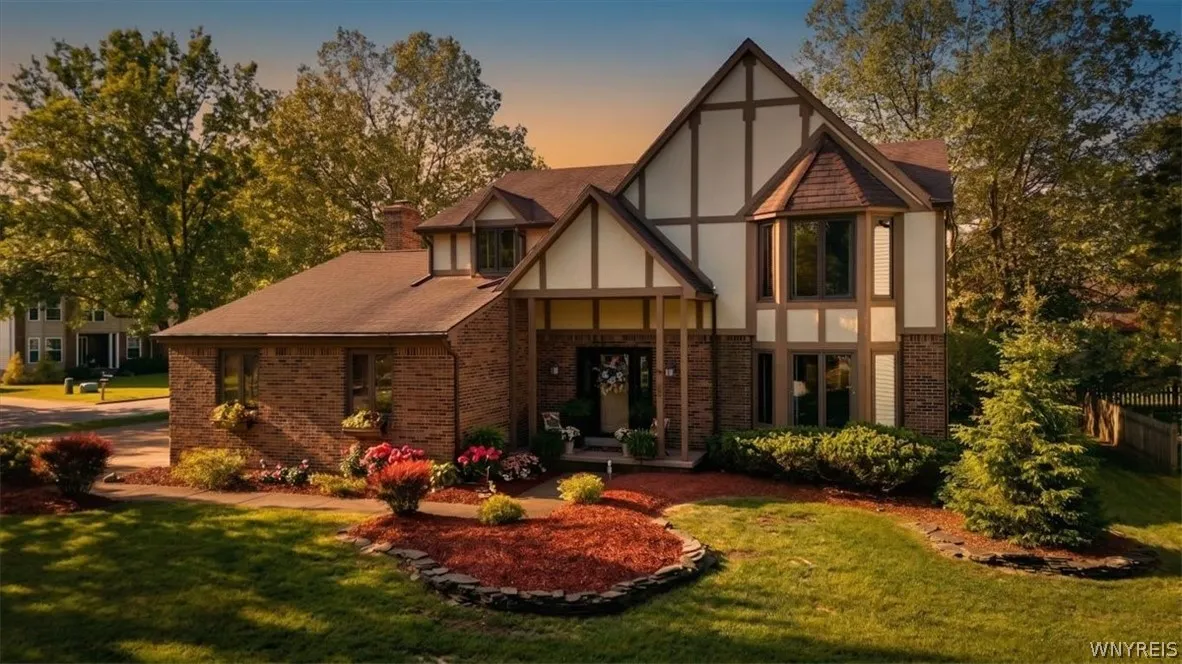 34 Birdsong Circle, Amherst, New York 14051, Amherst, New York 14051, 4 Bedrooms Bedrooms, 9 Rooms Rooms,2 BathroomsBathrooms,Residential,For Sale,34 Birdsong Circle, Amherst, New York 14051,0,B1698041