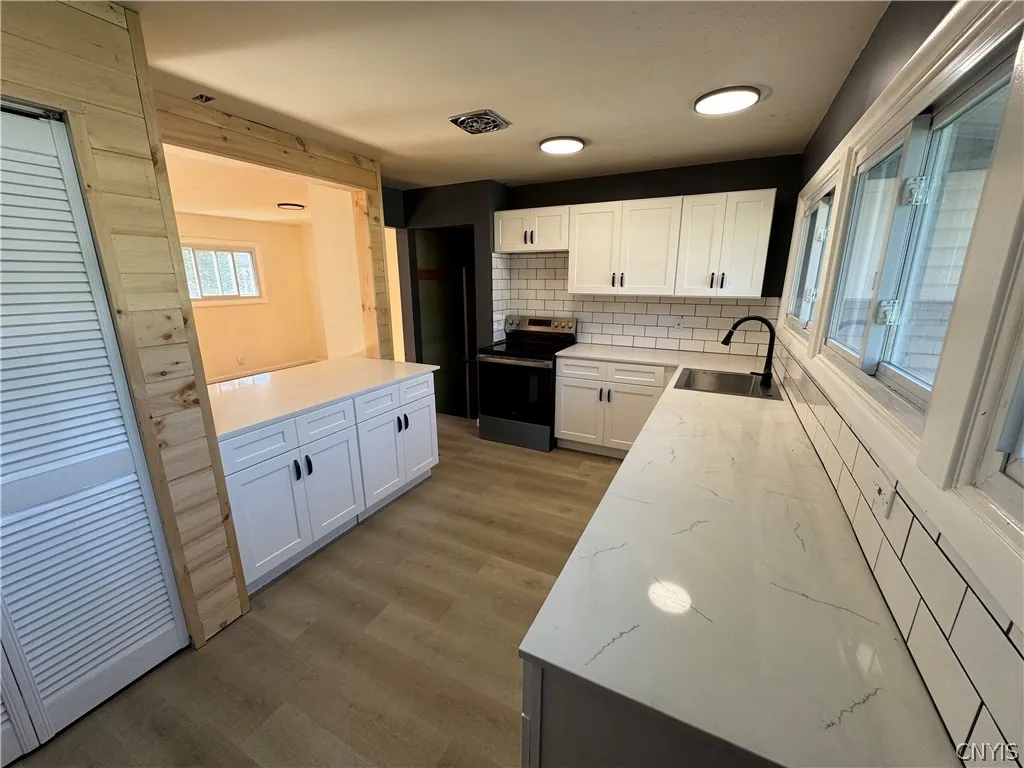 17 Gooseberry Lane, Clay, New York 13090, Clay, New York 13090, 3 Bedrooms Bedrooms, 5 Rooms Rooms,2 BathroomsBathrooms,Residential Lease,For Rent,17 Gooseberry Lane, Clay, New York 13090,0,S1697825