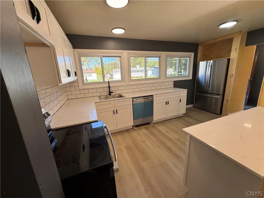 17 Gooseberry Lane, Clay, New York 13090, Clay, New York 13090, 3 Bedrooms Bedrooms, 5 Rooms Rooms,2 BathroomsBathrooms,Residential Lease,For Rent,17 Gooseberry Lane, Clay, New York 13090,0,S1697825
