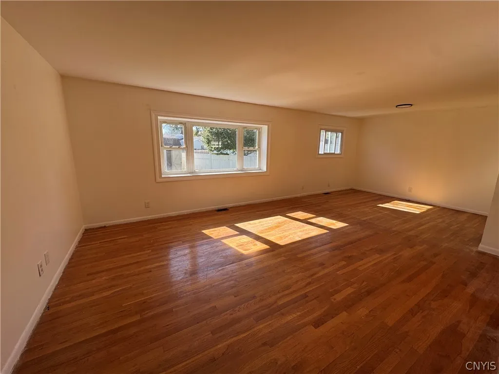 17 Gooseberry Lane, Clay, New York 13090, Clay, New York 13090, 3 Bedrooms Bedrooms, 5 Rooms Rooms,2 BathroomsBathrooms,Residential Lease,For Rent,17 Gooseberry Lane, Clay, New York 13090,0,S1697825