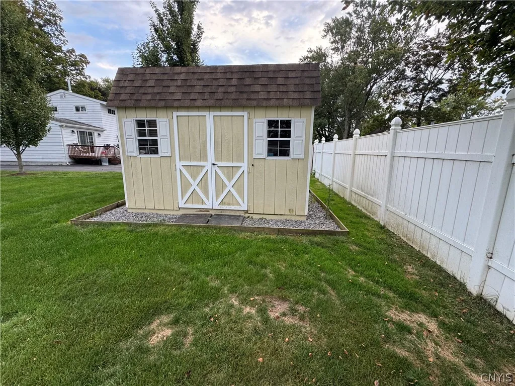 17 Gooseberry Lane, Clay, New York 13090, Clay, New York 13090, 3 Bedrooms Bedrooms, 5 Rooms Rooms,2 BathroomsBathrooms,Residential Lease,For Rent,17 Gooseberry Lane, Clay, New York 13090,0,S1697825